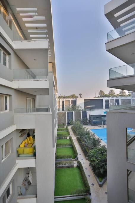 Parkside Boutique 3 Bbr Serviced Apartment - Ocean Blue - Near Airport Cairo Exterior foto